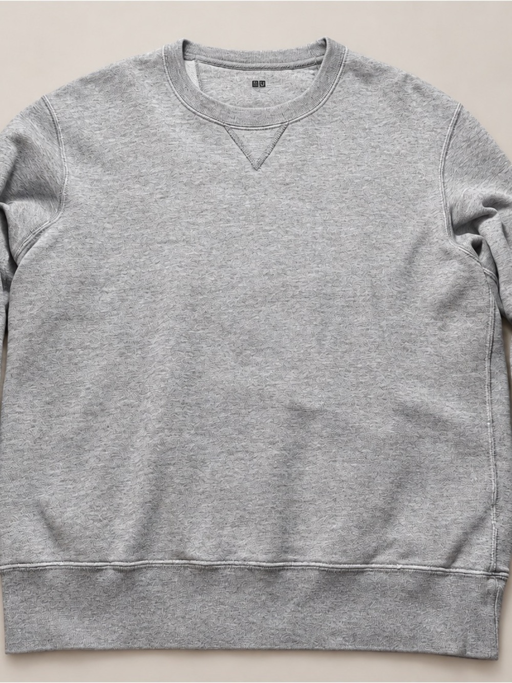 UNIQLO Men’s Large Heather Gray Crewneck Sweatshirt V-Stitch Raglan Pullover